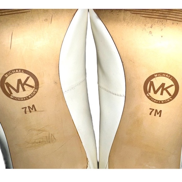 MICHAEL MICHAEL KORS | LEATHER PUMPS WITH STUDDED ACCENTS - Picture 9 of 11